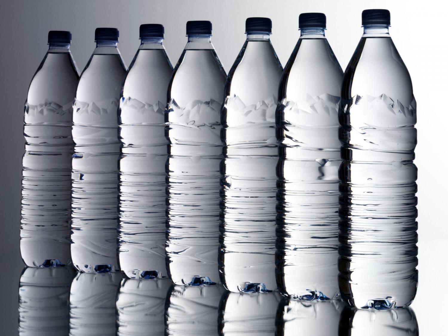 Finalmente anche in Italia sarà possibile produrre bottiglie in plastica 100% riciclata. Approvato l’emendamento Ferrazzi